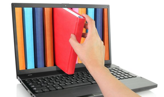 Header_AdobeStock_53410891_Laptop_Buecher.jpg